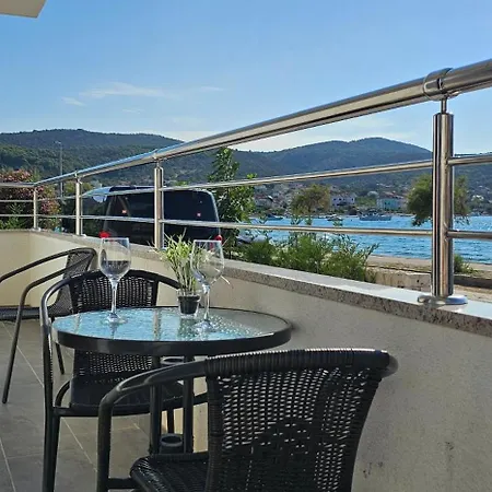Appartement Beachfront Beauty Vinišće