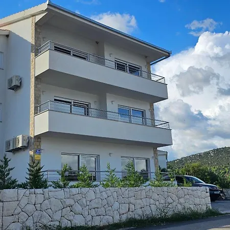 Beachfront Beauty Vinišće