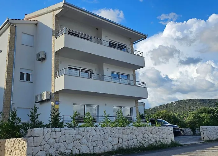 Beachfront Beauty Vinišće