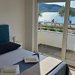 Beachfront Beauty Apartament