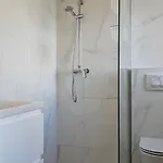Beachfront Beauty Apartament *