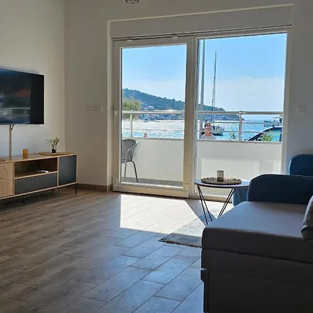 Beachfront Beauty *