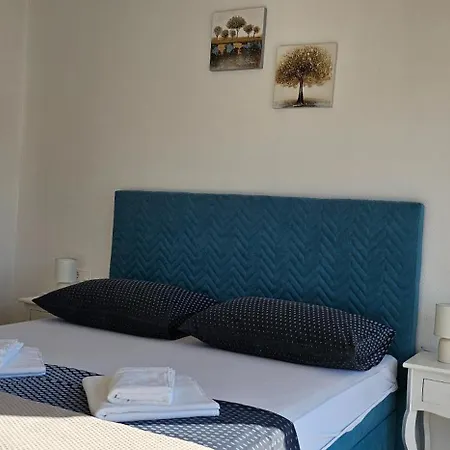 Beachfront Beauty Apartment *