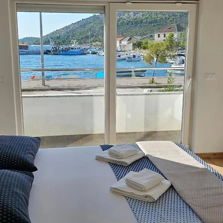 Apartment Beachfront Beauty