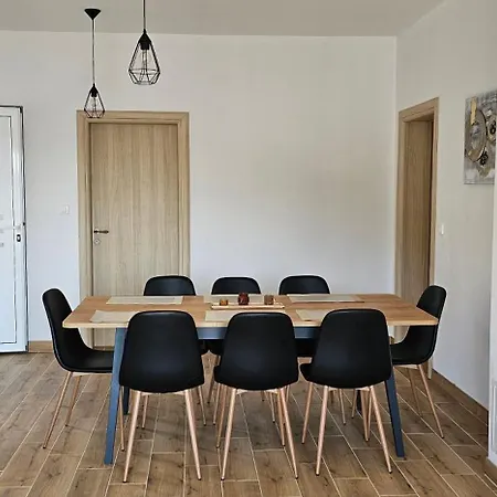 Apartment Beachfront Beauty *