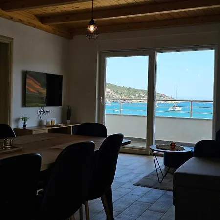 Beachfront Beauty Apartment *