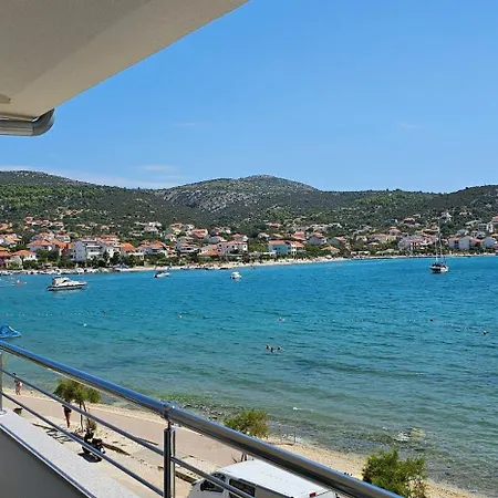 Beachfront Beauty * Vinišće