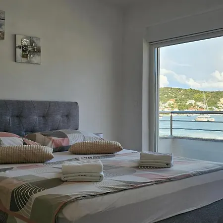 Beachfront Beauty Vinišće