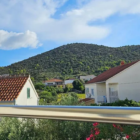 Beachfront Beauty 아파트