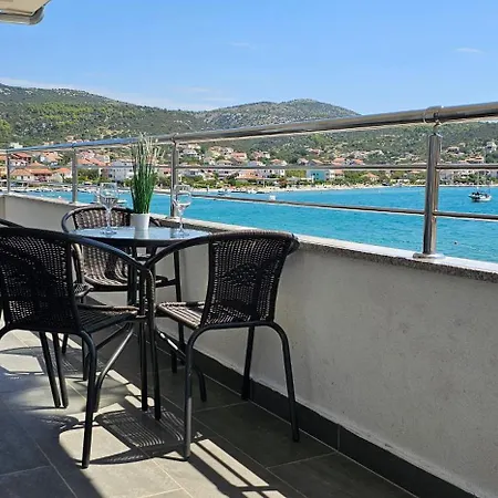 Beachfront Beauty Vinišće