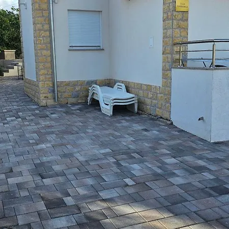 Beachfront Beauty * Vinišće